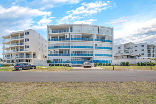 Front view looking at La Madalena Apartments